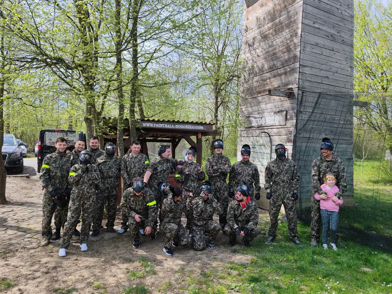 Grupa paintball igrača